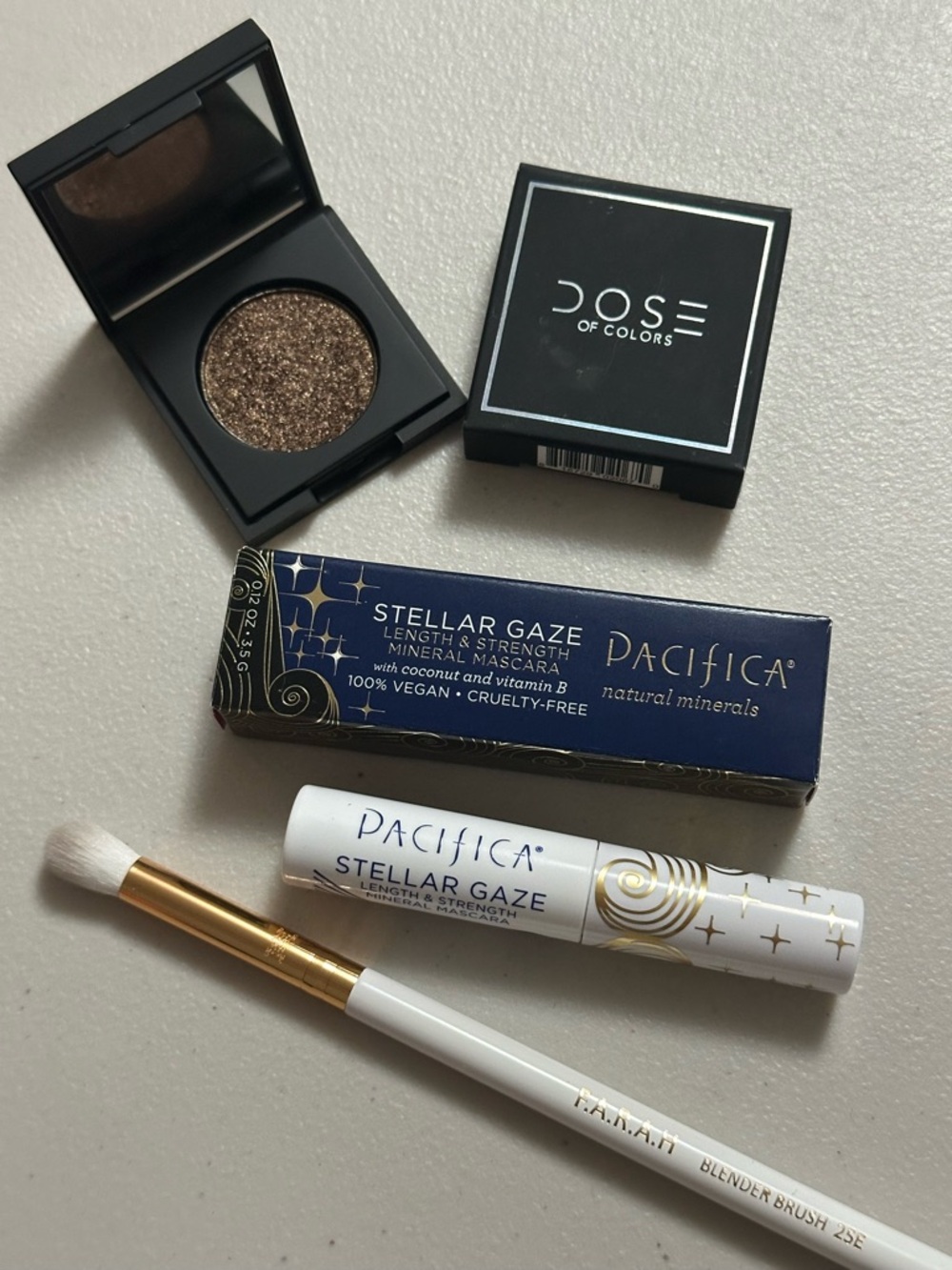 New Makeup Bundle - eyeshadow, mascara, blender brush